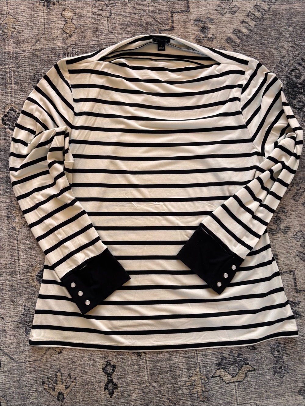 Ann Taylor Striped Long Sleeve Top in White & Black Size XL